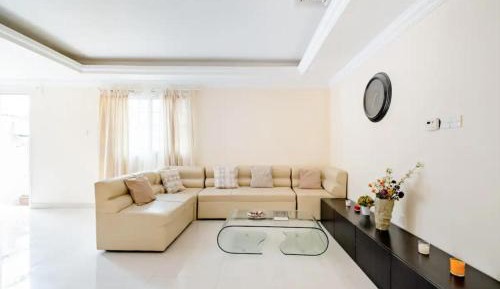 Deluxe Family Suite
