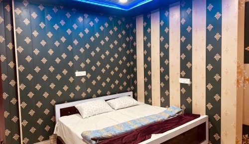 Deluxe Double Room (2 Adults + 1 Child)
