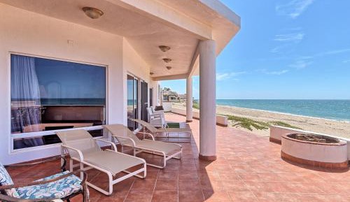 Four-Bedroom Holiday Home