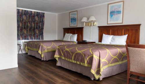 Queen Room with Two Queen Beds - Non-Smoking