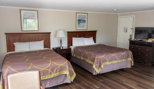 Deluxe Queen Room with Two Queen Beds - Non-Smoking