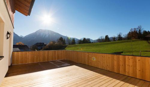 Apartment with Mountain View