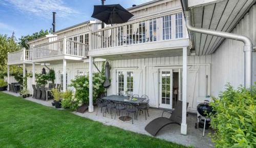 Three-Bedroom Holiday Home 