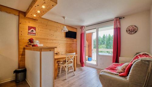 Superior One-Bedroom Apartment with Balcony