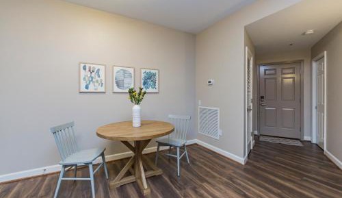 One-Bedroom Apartment with Balcony