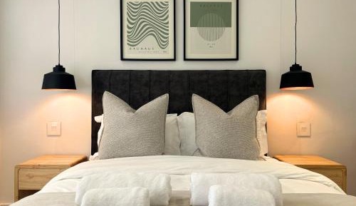 Premier Queen Room