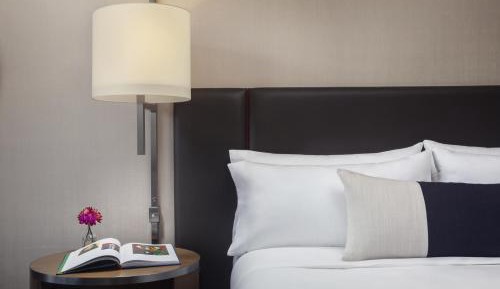 Premier Centennial Olympic Park View Room - 2 Double Beds