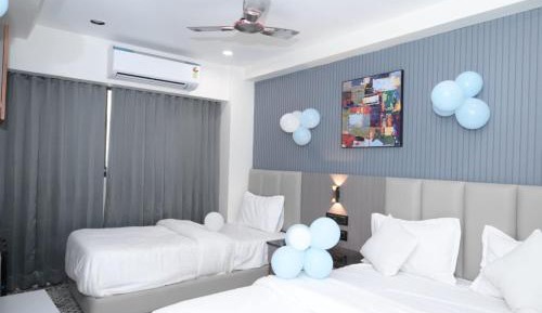 Deluxe Double Room (2 Adults + 1 Child)