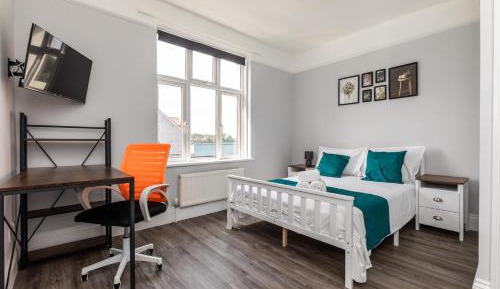 Double Room with Private Bathroom