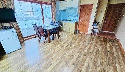 Korean-Style Family Room