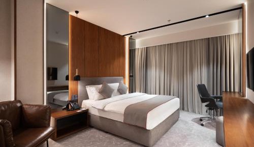 Standard King Room