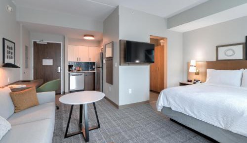 Queen Studio Suite
