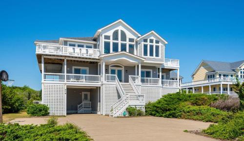 Ten-Bedroom Holiday Home