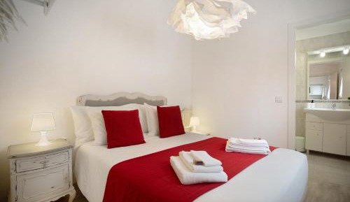 Superior One-Bedroom Apartment