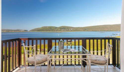 Superior Suite - Lake Facing - 16