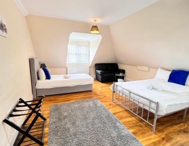 Triple Room with City View