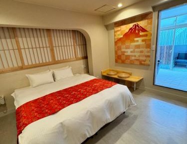 Queen Room with Spa Bath