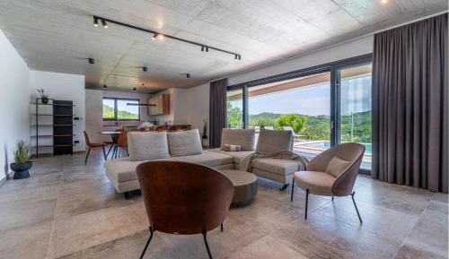 Five-Bedroom Holiday Home