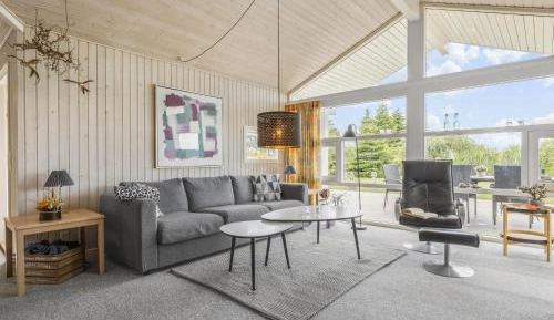 Three-Bedroom Holiday Home 