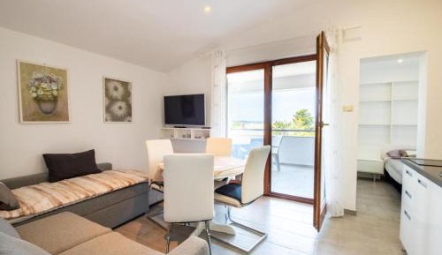Two-Bedroom Apartment with Terrace and Sea View