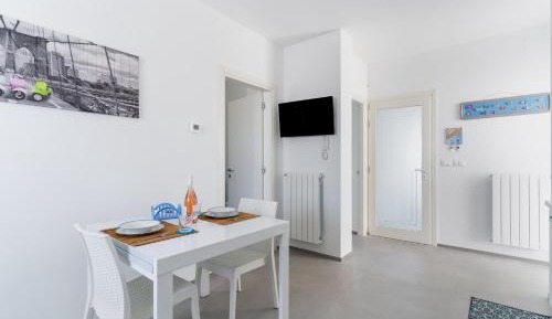 Superior One-Bedroom Apartment