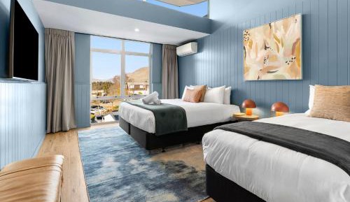 Superior Mountain View Studio - Sleeps 3