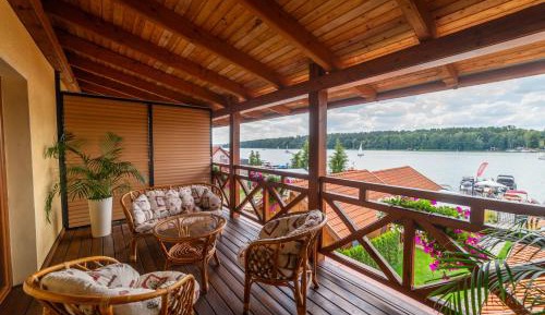 Two-Bedroom Apartment with Lake View