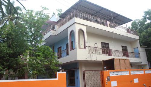 Villa with Garden View
