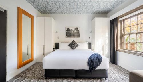 Peppers Queen Room 