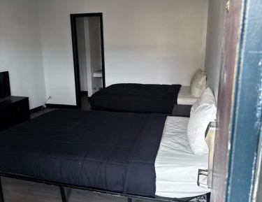 Deluxe Double Room (2 Adults + 1 Child)