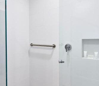 Guest Room, 1 King with Airport Transfer