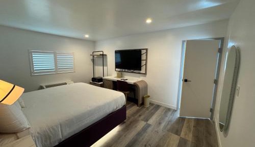 Standard King Room