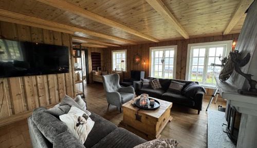 Four-Bedroom Holiday Home
