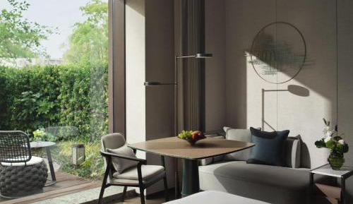 Classic King Room with Courtyard View