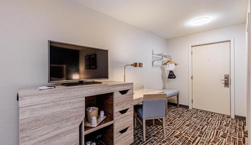 Suite with River View