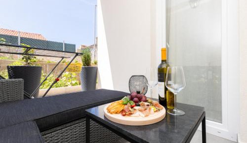 One-Bedroom Apartment with Balcony