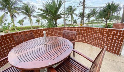 One-Bedroom Apartment with Balcony and Sea View