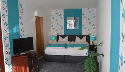 Standard Double Suite