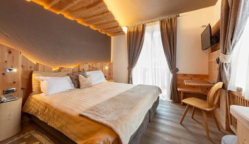 Standard Double or Twin Room with Balcony