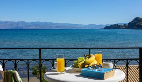 Two-Bedroom Apartment (4 Adults) with Sea View