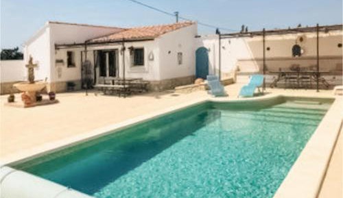 One-Bedroom Holiday Home
