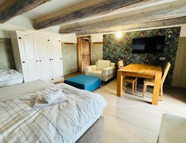 Quadruple Room with Shared Bathroom
