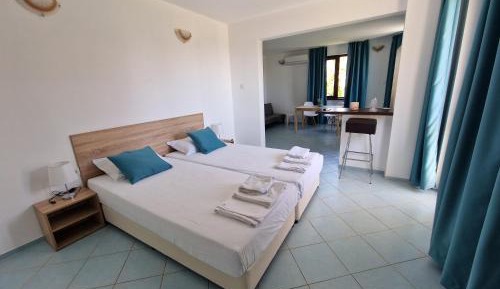 Standard Triple Room with Sea View