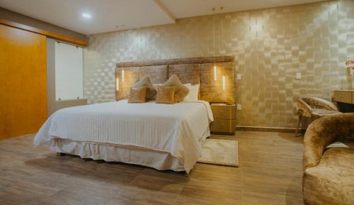 King Suite with Spa Bath