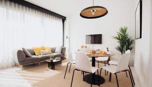 Three-Bedroom Apartment with Terrace (6 Adults)