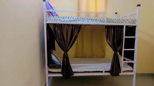 6-Bed Mixed Dormitory Room