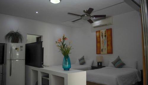 Deluxe Studio