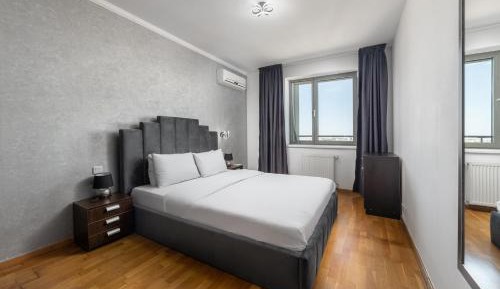 Superior One-Bedroom Apartment with Balcony