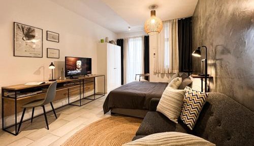 Studio Apartment