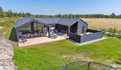 Seven-Bedroom Holiday Home